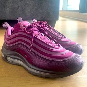 Air Max 97 - Amazing condition, worn less than 5 times.